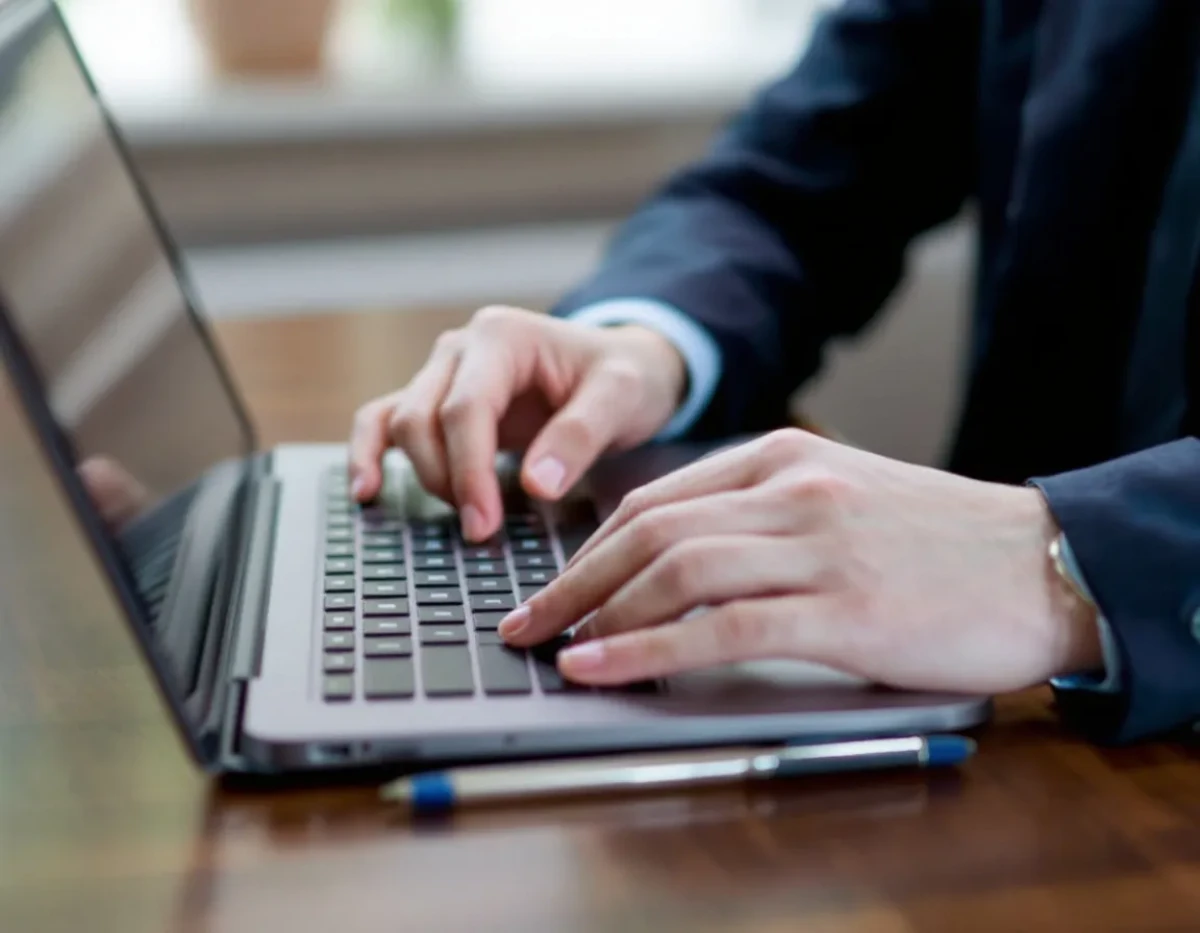 Le refus de délivrance de carte professionnelle : un obstacle majeur pour les professionnels